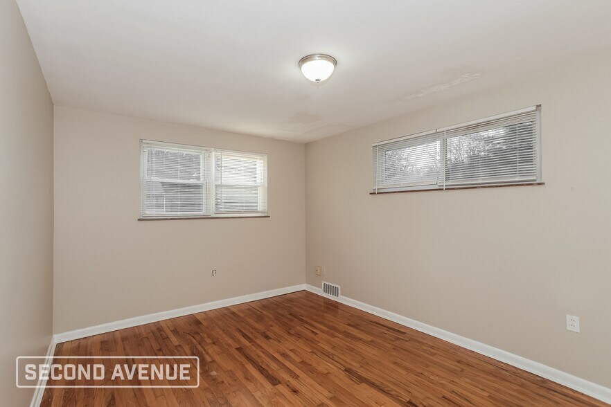 Building Photo - 550 Fairbanks Ave