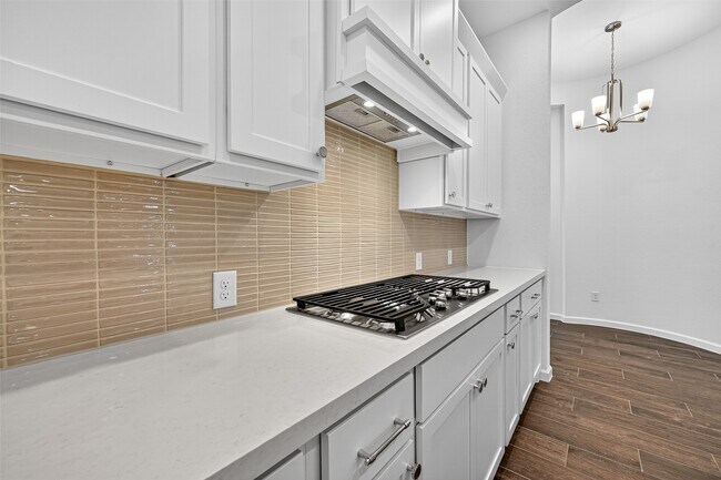 Building Photo - 407 Big Pne Trl