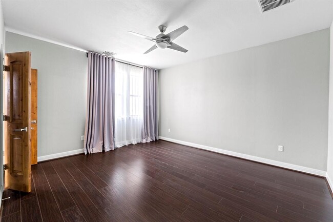 Building Photo - 4536 Berkman Dr
