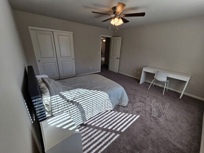 Building Photo - 1171 Twincrest Ave