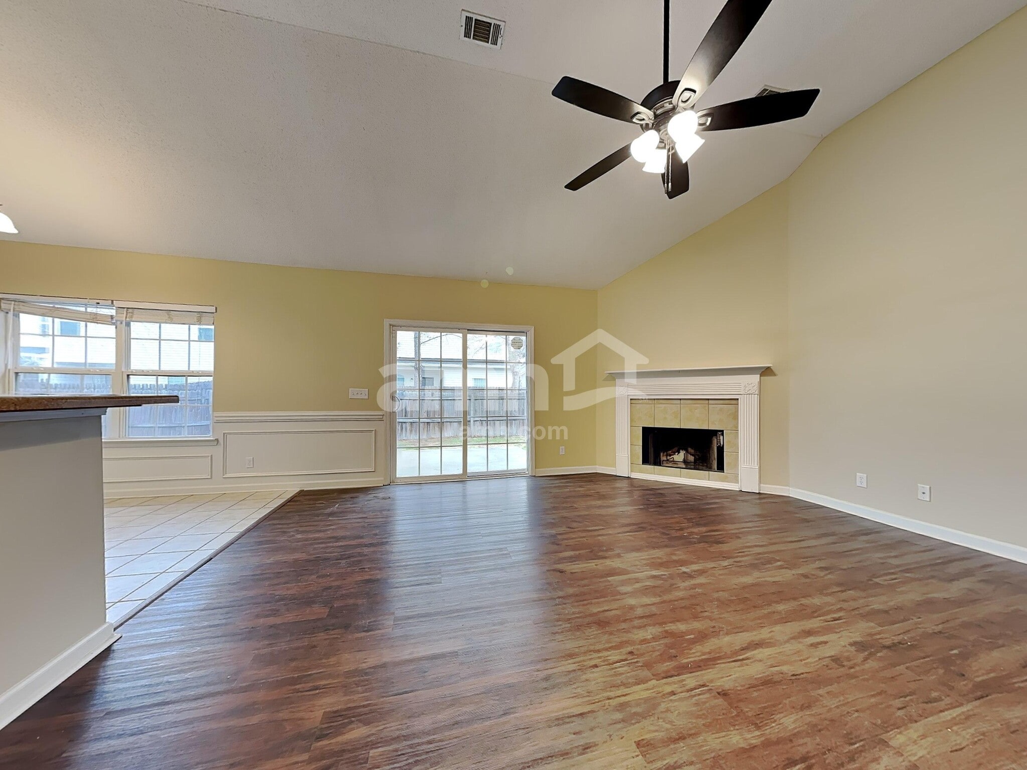 Building Photo - 307 Pebble Dr