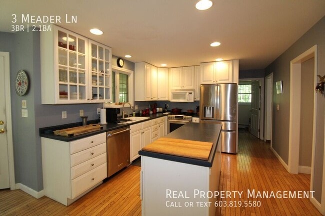 Building Photo - 3 Meader Ln