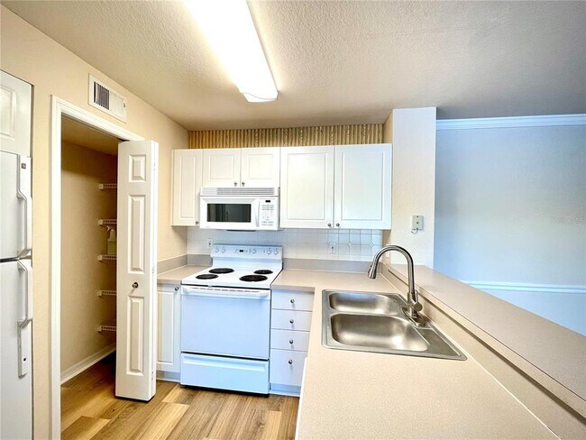 Building Photo - 18106 Peregrines Perch Pl
