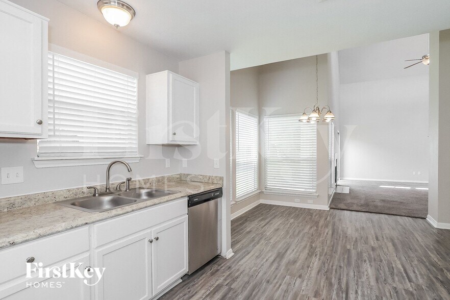 Building Photo - 7610 San Benito Dr