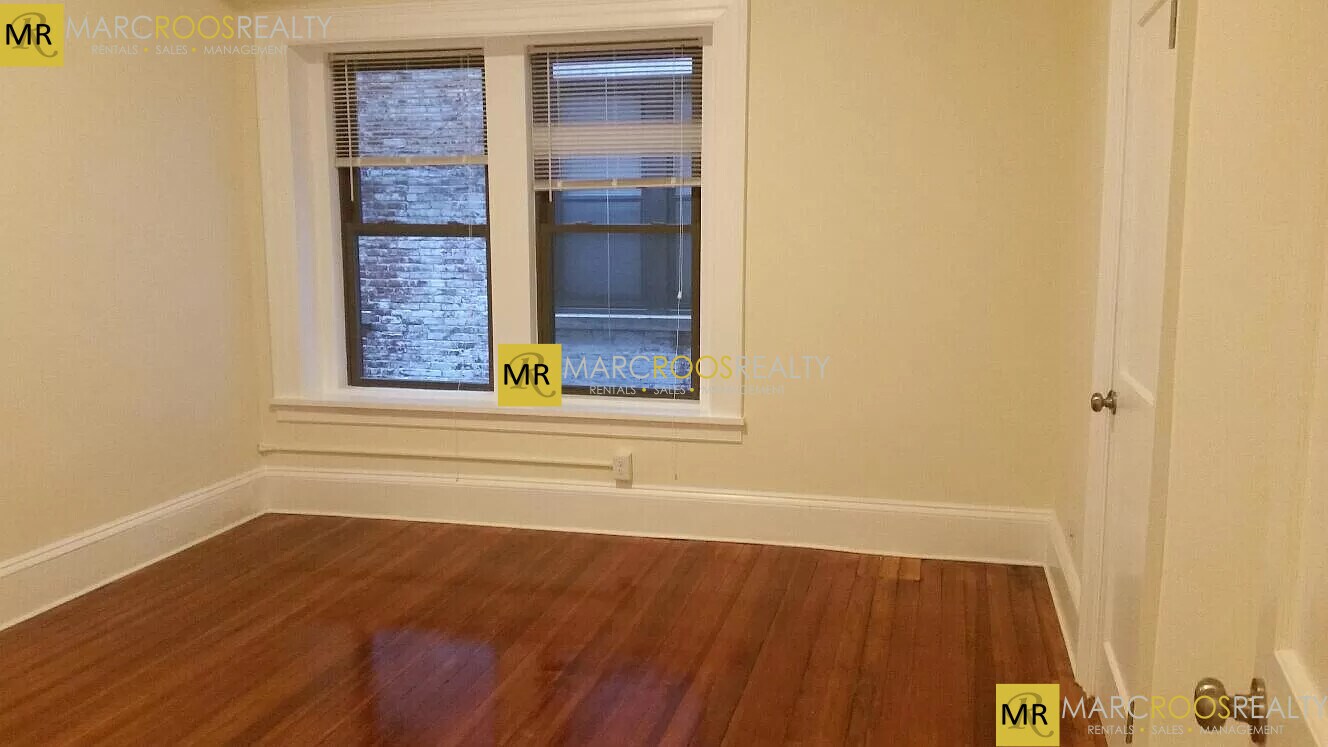 Building Photo - 1475 Beacon St