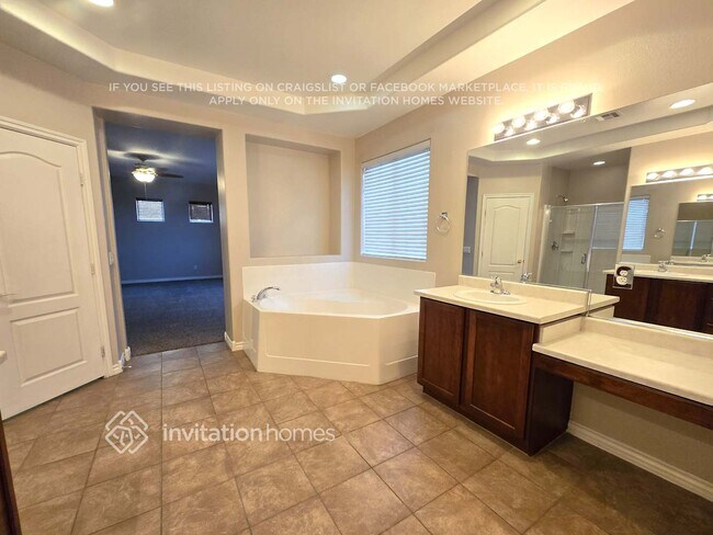 Building Photo - 5492 Oatfield St