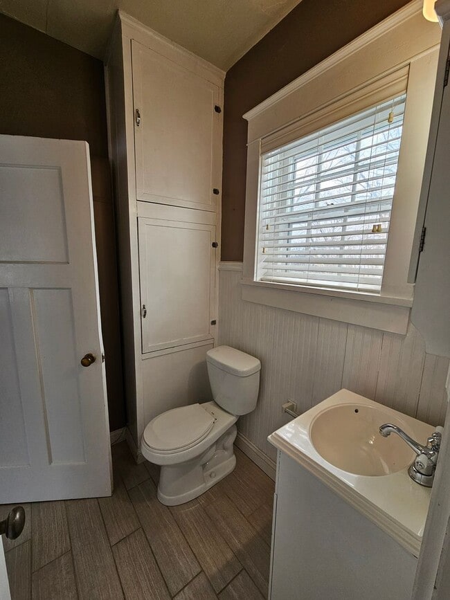 Building Photo - 4 BED | 2.5 BATH | SPACIOUS HOME | WEST