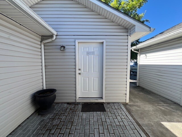 Building Photo - 3bed 3bath Great Meridian Location!
