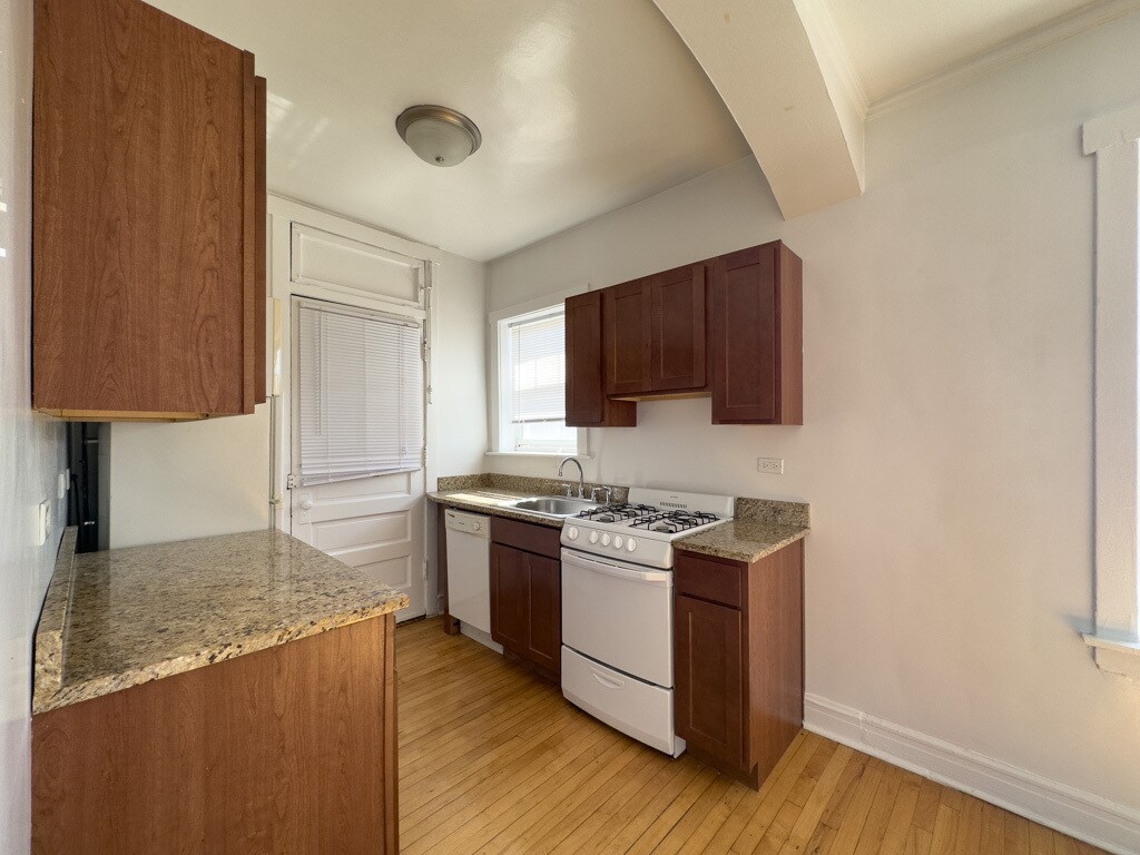Building Photo - 4402 N Rockwell St