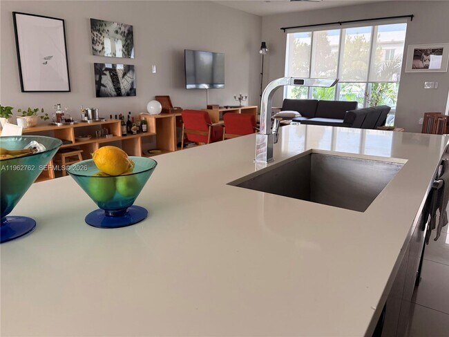 Building Photo - 10416 NW 66th St