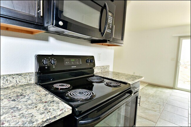 Building Photo - 872 Colbert Shapleigh Pl