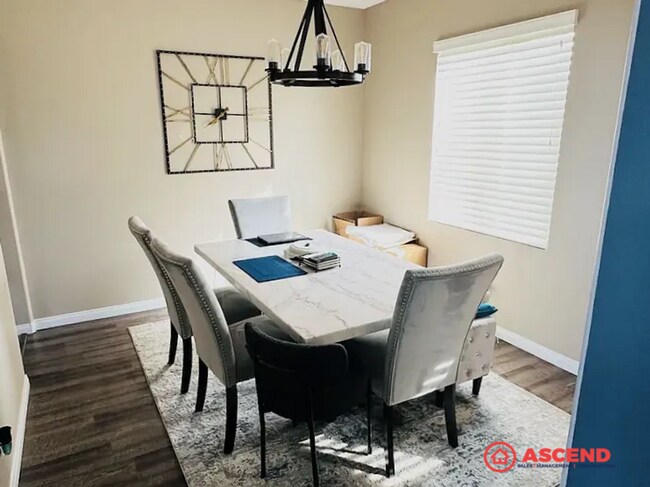 Building Photo - 2-Story Home In Southwest!