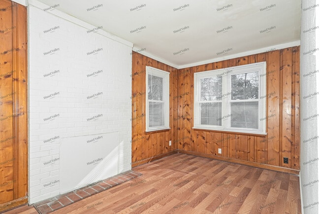 Building Photo - 7012 Melrose Ave