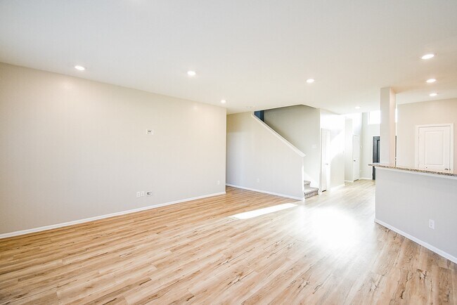 Building Photo - 3716 Vail Spgs Dr