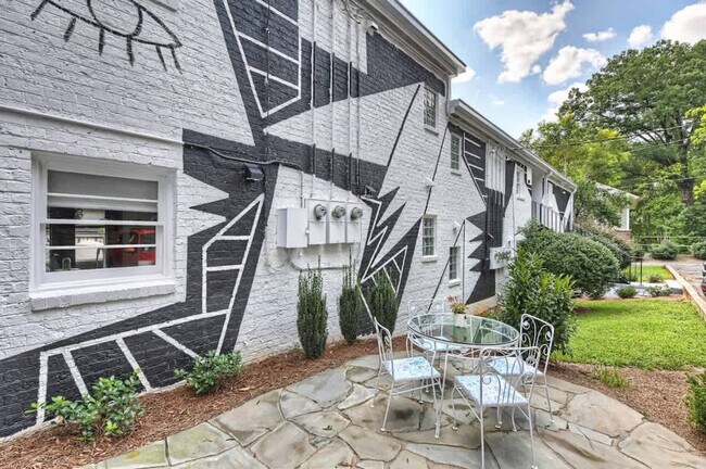 Building Photo - 510 Queens Rd