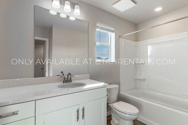 Building Photo - 100 Riverside Drive