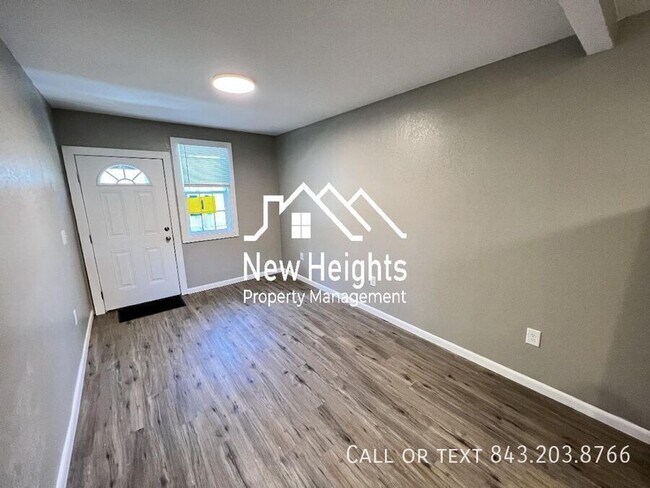 Building Photo - 3317 Proctor St