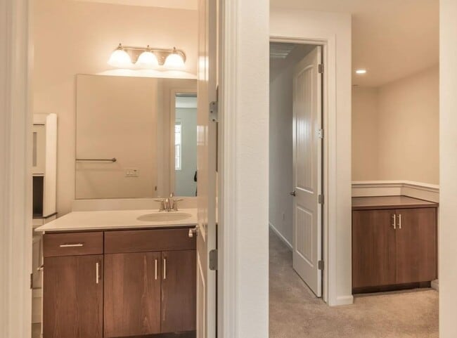 Building Photo - 39872 Sawyer Terrace