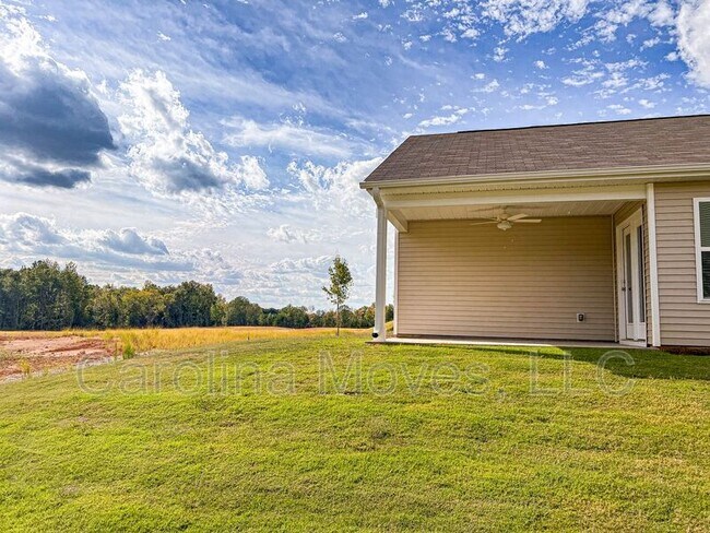 Building Photo - 121 Braxton Dr