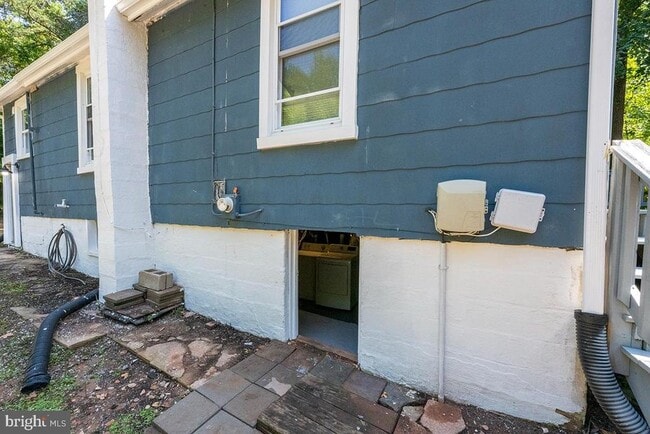 Building Photo - 8075 Solley Rd