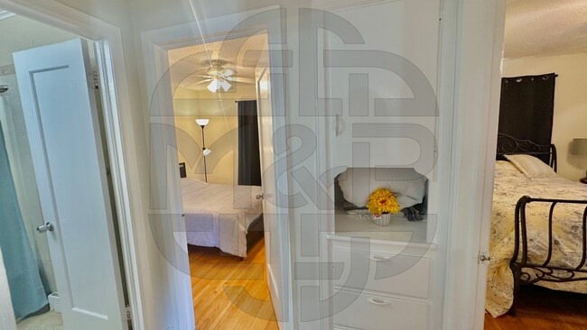 Building Photo - 1258 N Crestway St