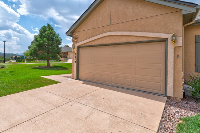 Two Car Attached Garage - 5512 Sonnet Hts