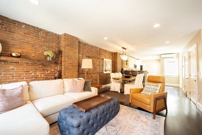 Building Photo - 45 Mystic St