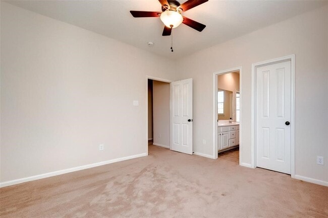 Building Photo - 34 N Longsford Cir