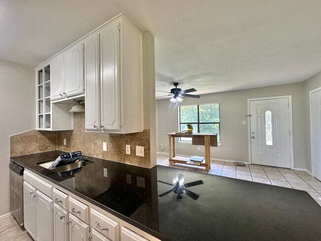 Building Photo - Stoneridge Duplex 454/452