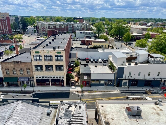 Building Photo - The Lofts on 5th
