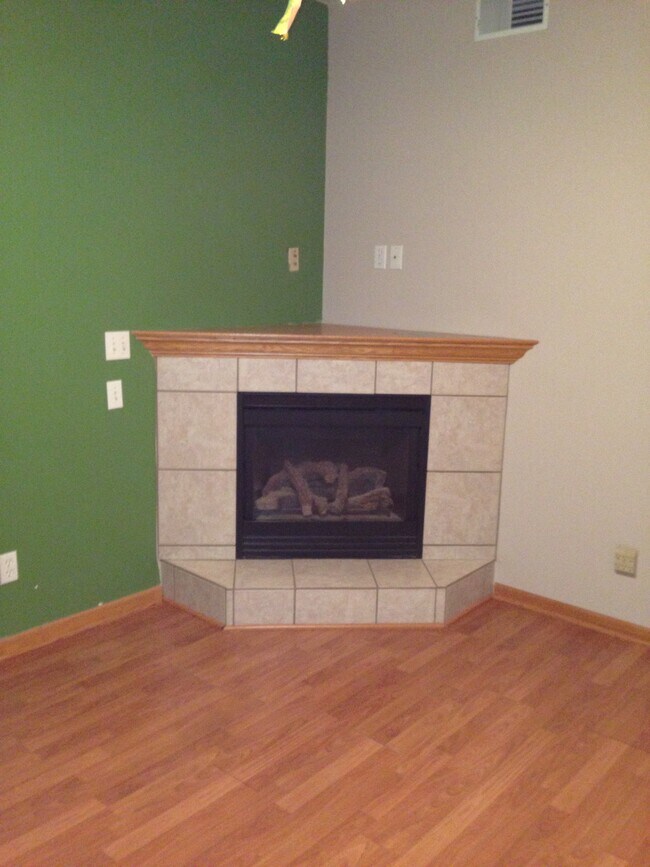Building Photo - 545 Penn Ct