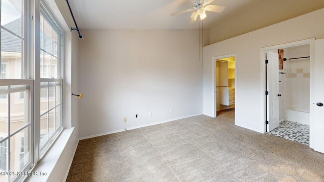 Building Photo - 13810 Sutton Park Dr N