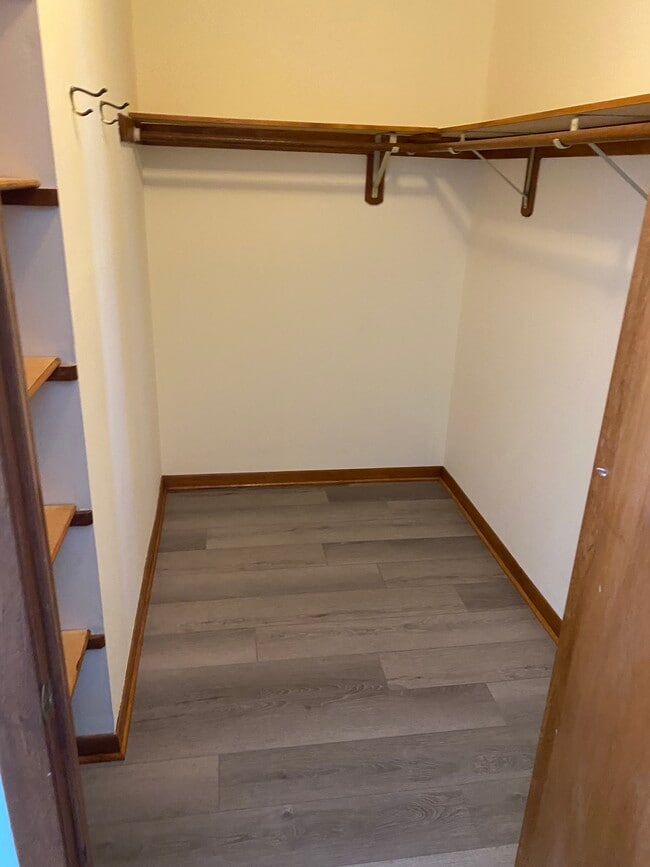 Building Photo - 10300 W Beacon Hill Dr