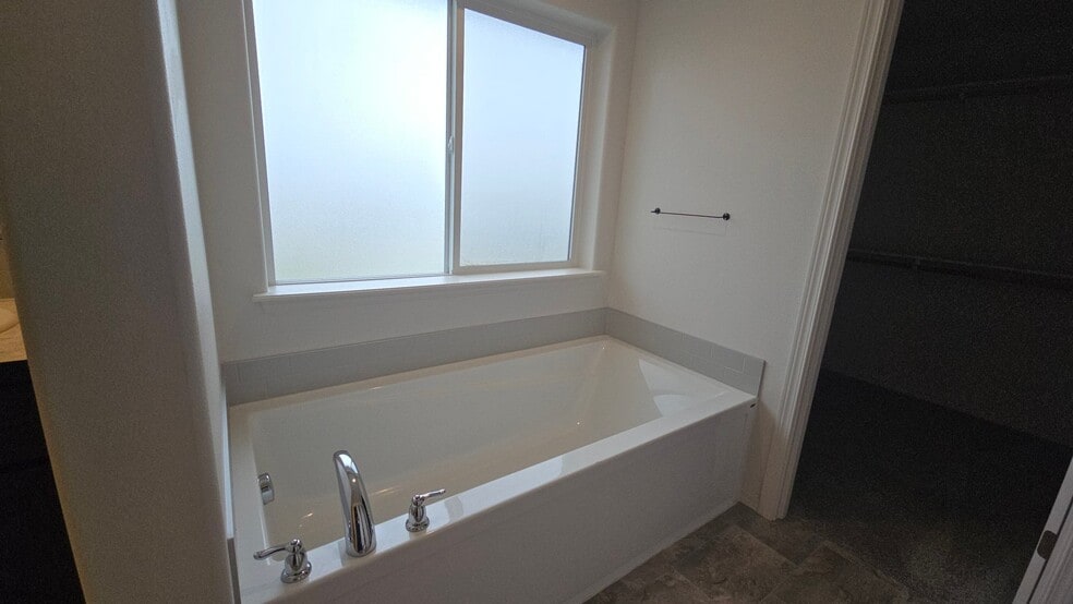 Building Photo - 5 Patty Cir