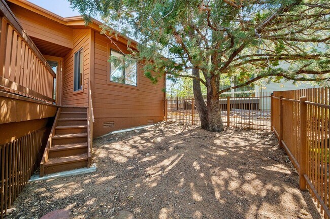 Building Photo - Beautiful 3 Bedroom Home in Forest Trails!