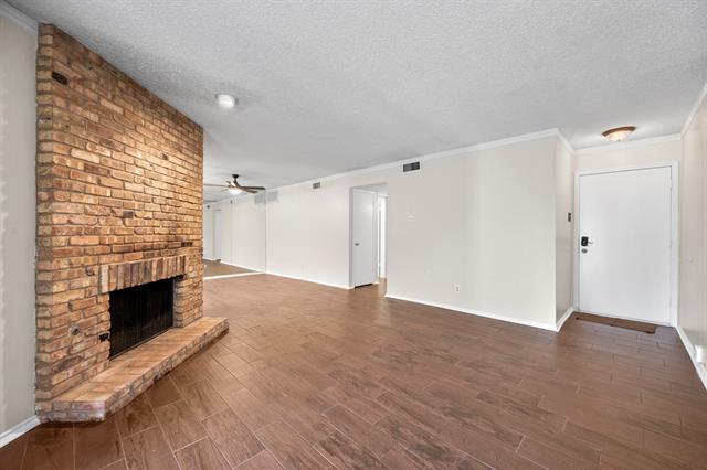 Building Photo - 15221 Berry Trail