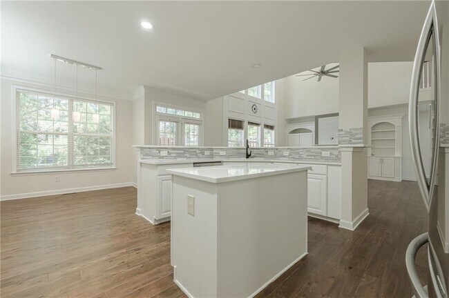Building Photo - 4720 Shiloh Springs Rd