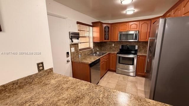 Building Photo - 8895 Fontainebleau Blvd