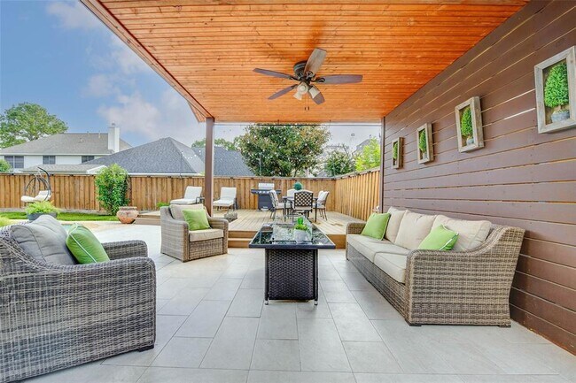 Building Photo - 15838 Red Hill Trail