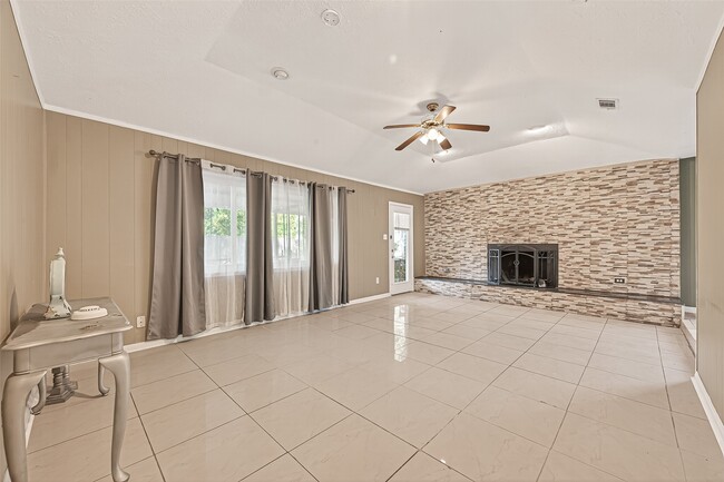 Building Photo - 13702 Ella Lee Ln