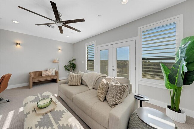 Building Photo - 105 Willow Hill Dr