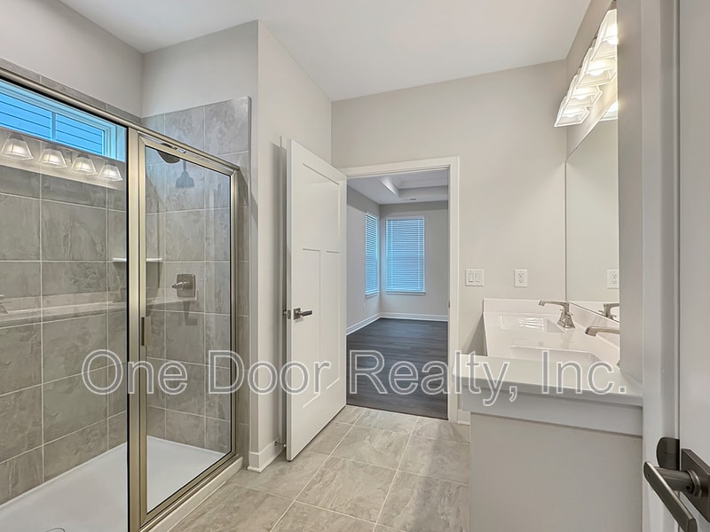 Building Photo - 105 Ironsmith Wy