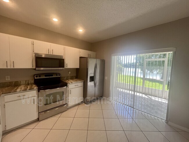 Building Photo - 12356 Berkeley Square Dr