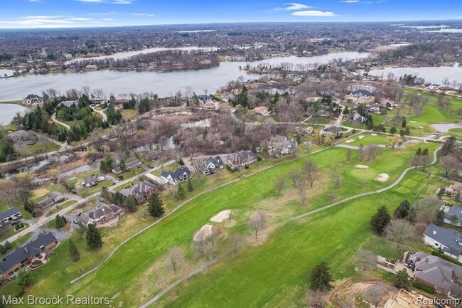 Building Photo - 2905 W Hickory Grove Rd