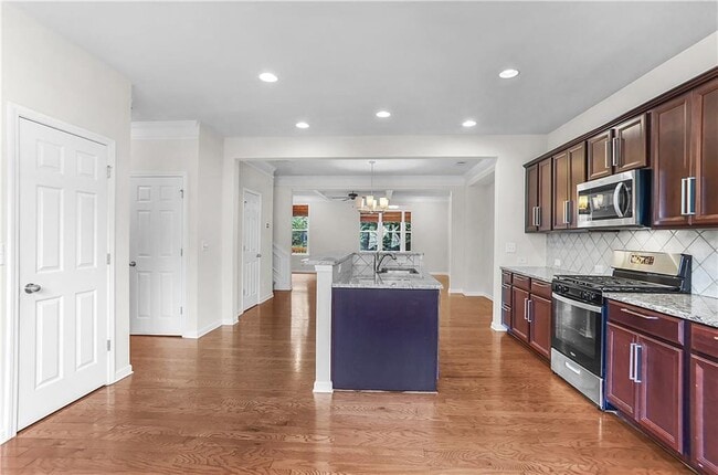 Building Photo - 4239 Laurel Creek Ct SE