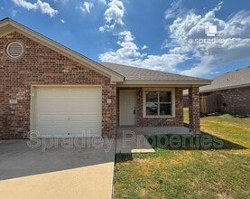 Building Photo - 517B Kendra Dr