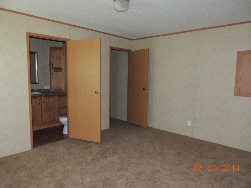 Building Photo - 203 2nd St S