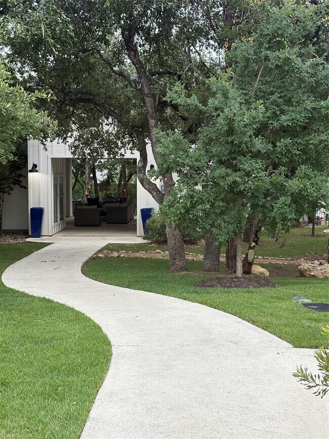 Building Photo - 12001 Vista Parke Dr