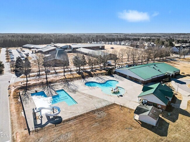 Building Photo - 233 Woodson Dr