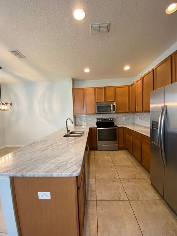 Building Photo - 541 Las Fuentes Dr